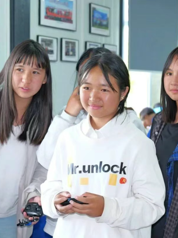 服务涵盖昆明无人机培训、昆明保安服务、昆明物业服务、昆明宠物医疗美容、昆明职业技能培训服务、昆明广告策划、昆明安防监控。