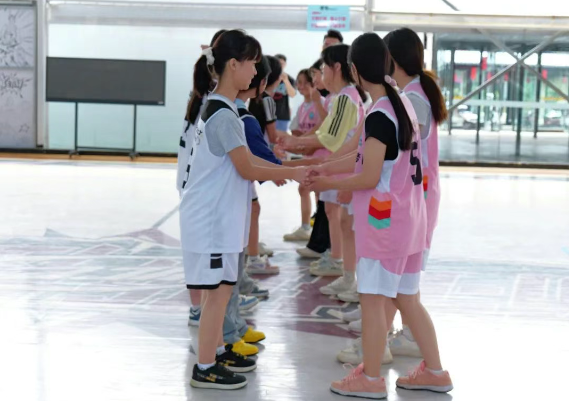 服务涵盖昆明无人机培训、昆明保安服务、昆明物业服务、昆明宠物医疗美容、昆明职业技能培训服务、昆明广告策划、昆明安防监控。