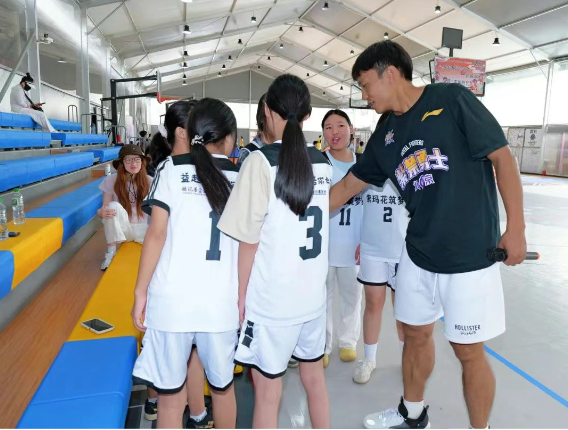 服务涵盖昆明无人机培训、昆明保安服务、昆明物业服务、昆明宠物医疗美容、昆明职业技能培训服务、昆明广告策划、昆明安防监控。