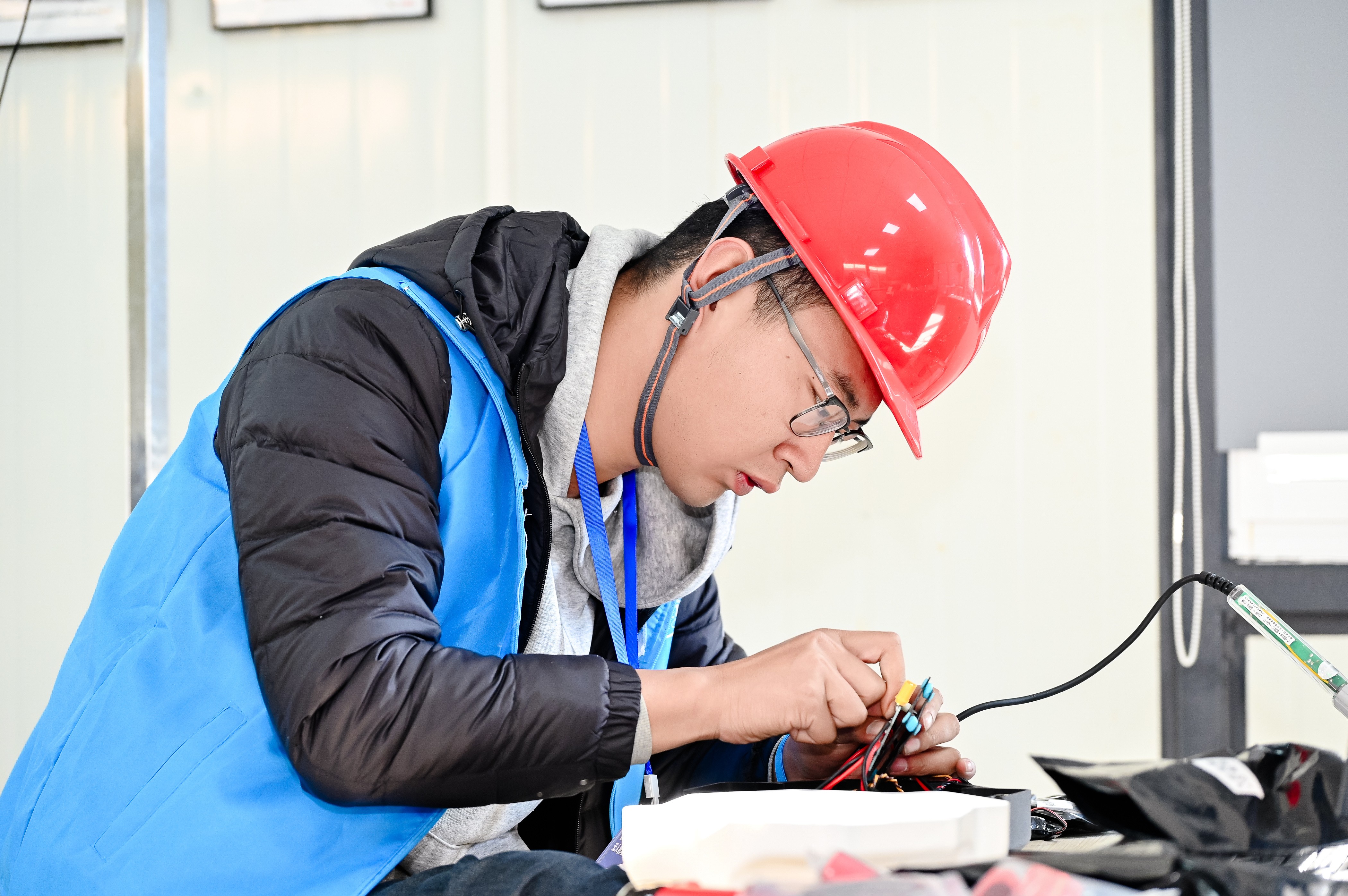 服务涵盖昆明无人机培训、昆明保安服务、昆明物业服务、昆明宠物医疗美容、昆明职业技能培训服务、昆明广告策划、昆明安防监控。