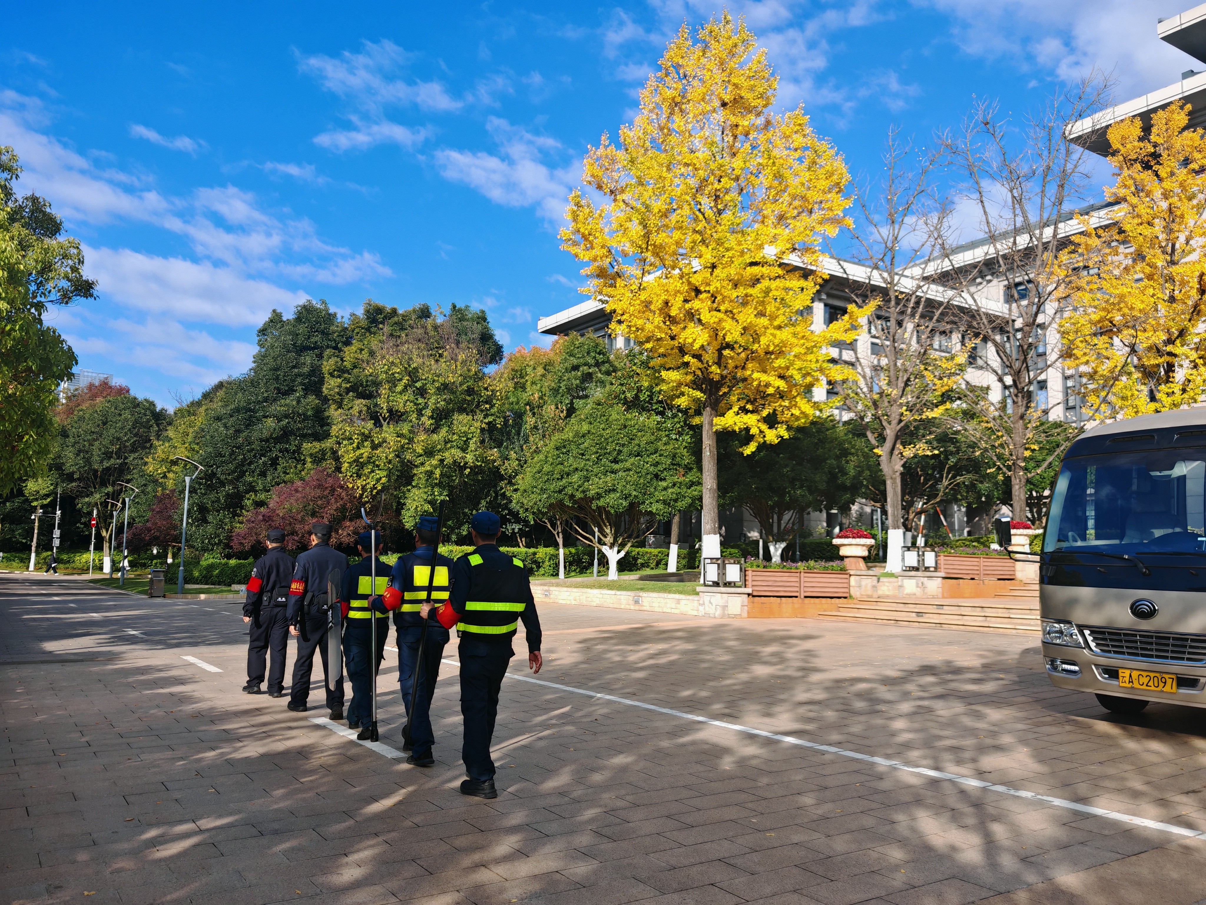 服务涵盖昆明无人机培训、昆明保安服务、昆明物业服务、昆明宠物医疗美容、昆明职业技能培训服务、昆明广告策划、昆明安防监控。