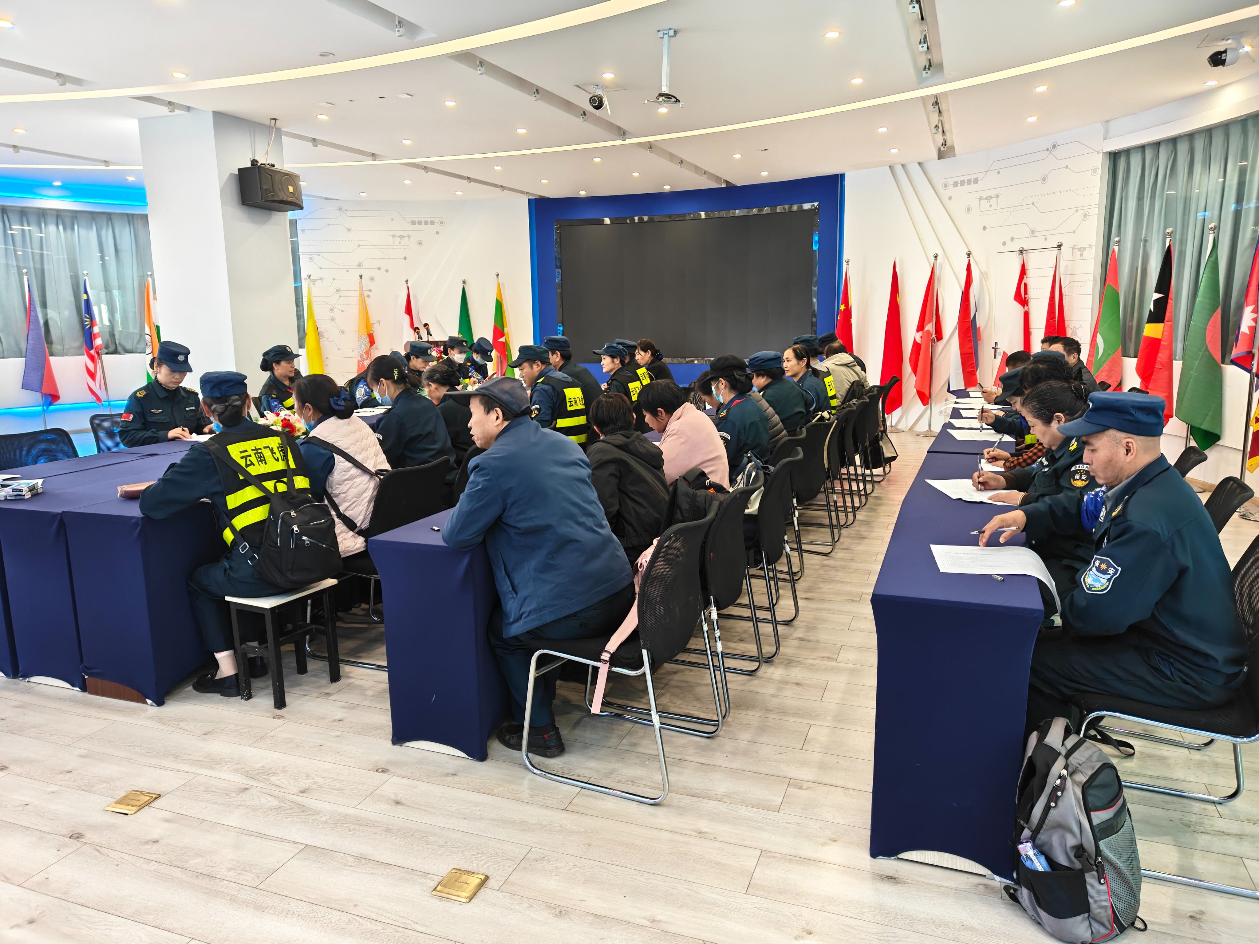 服务涵盖昆明无人机培训、昆明保安服务、昆明物业服务、昆明宠物医疗美容、昆明职业技能培训服务、昆明广告策划、昆明安防监控。