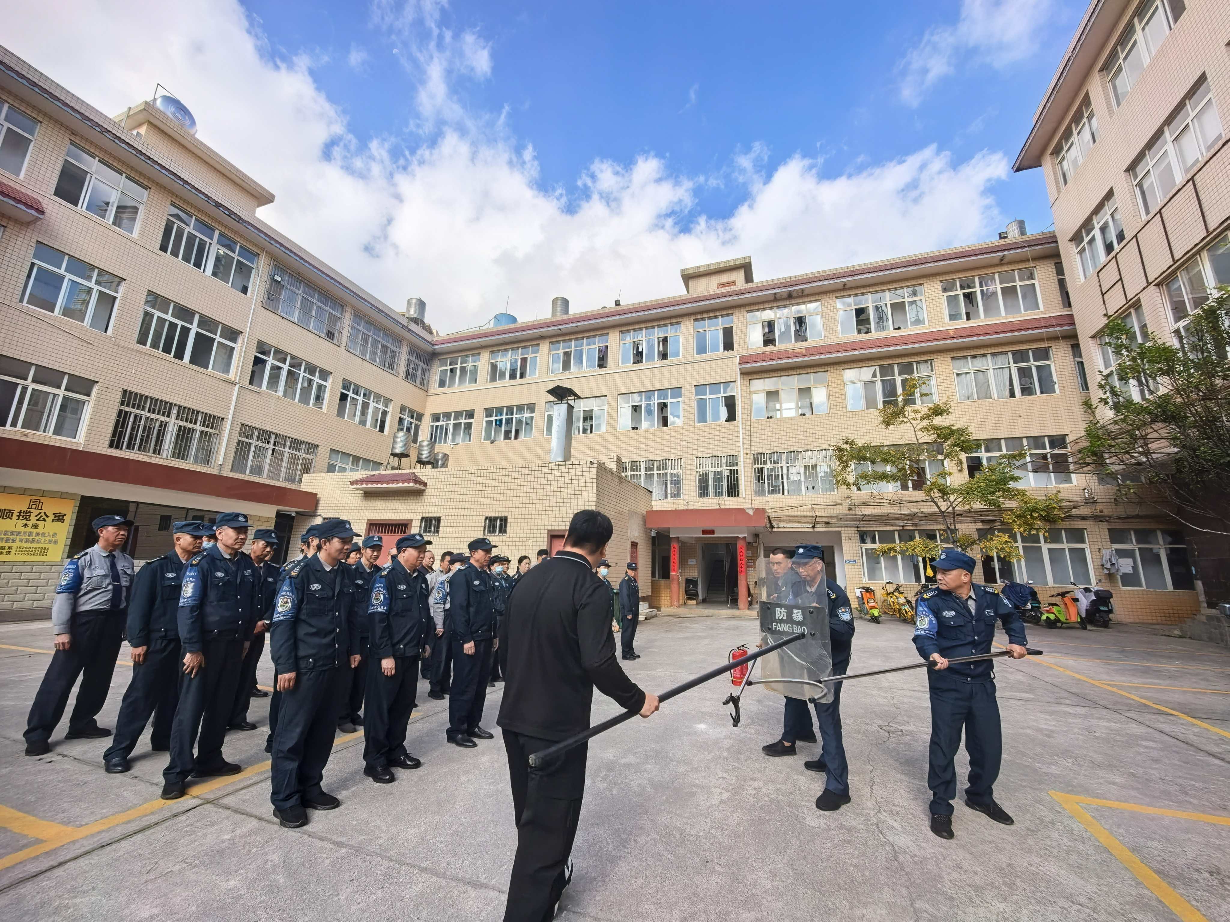 服务涵盖昆明无人机培训、昆明保安服务、昆明物业服务、昆明宠物医疗美容、昆明职业技能培训服务、昆明广告策划、昆明安防监控。