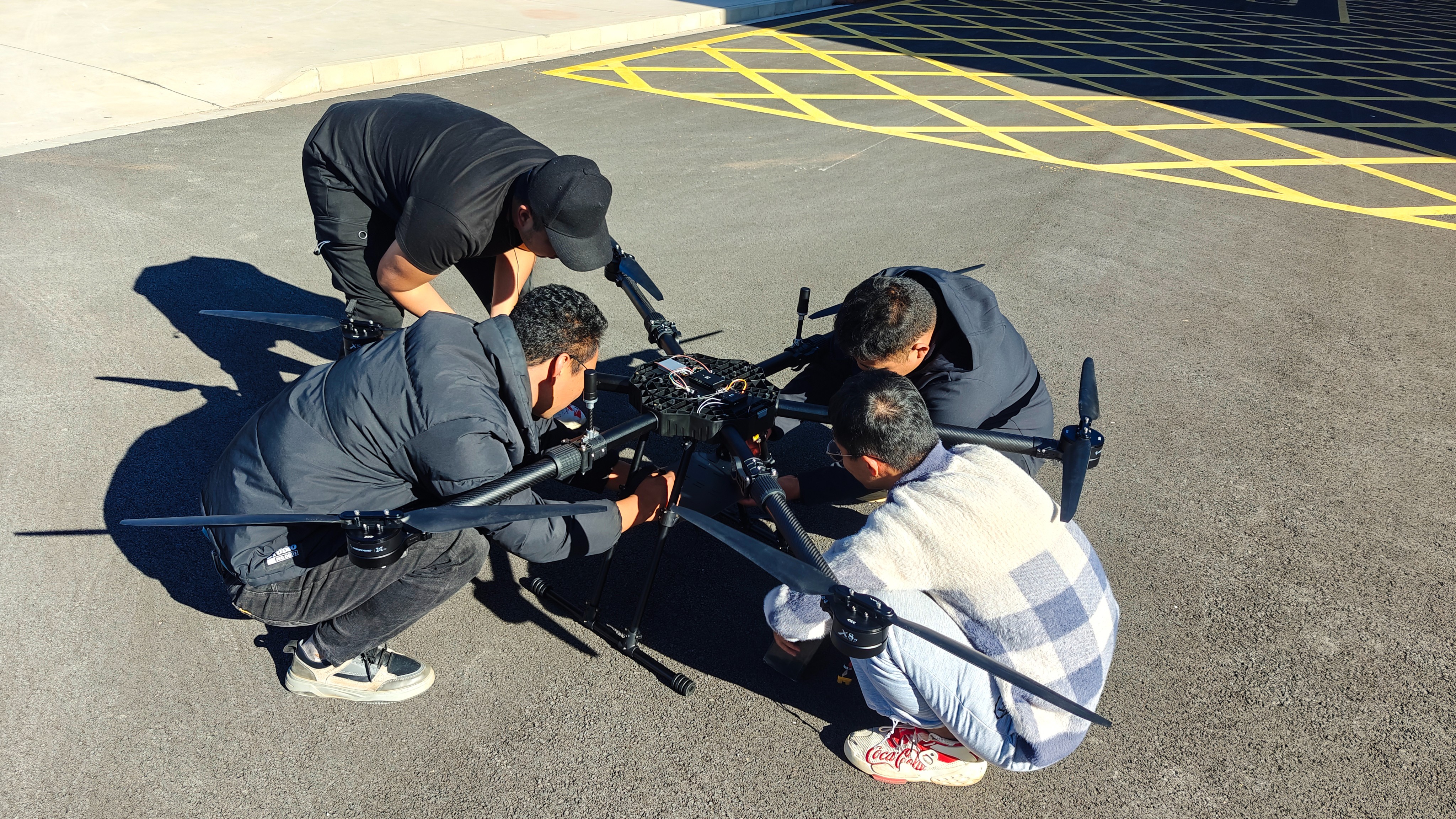 服务涵盖昆明无人机培训、昆明保安服务、昆明物业服务、昆明宠物医疗美容、昆明职业技能培训服务、昆明广告策划、昆明安防监控。