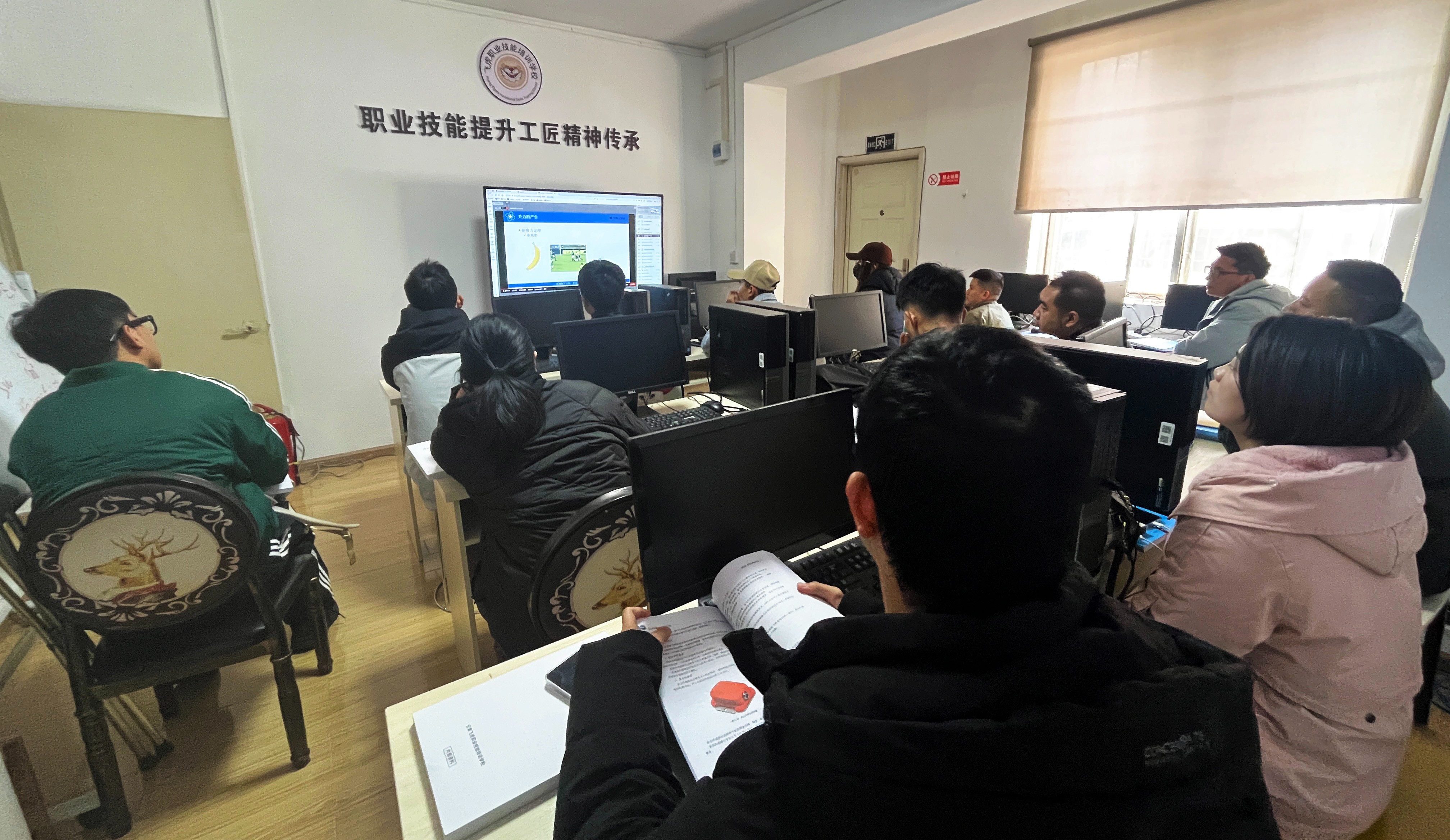 服务涵盖昆明无人机培训、昆明保安服务、昆明物业服务、昆明宠物医疗美容、昆明职业技能培训服务、昆明广告策划、昆明安防监控。