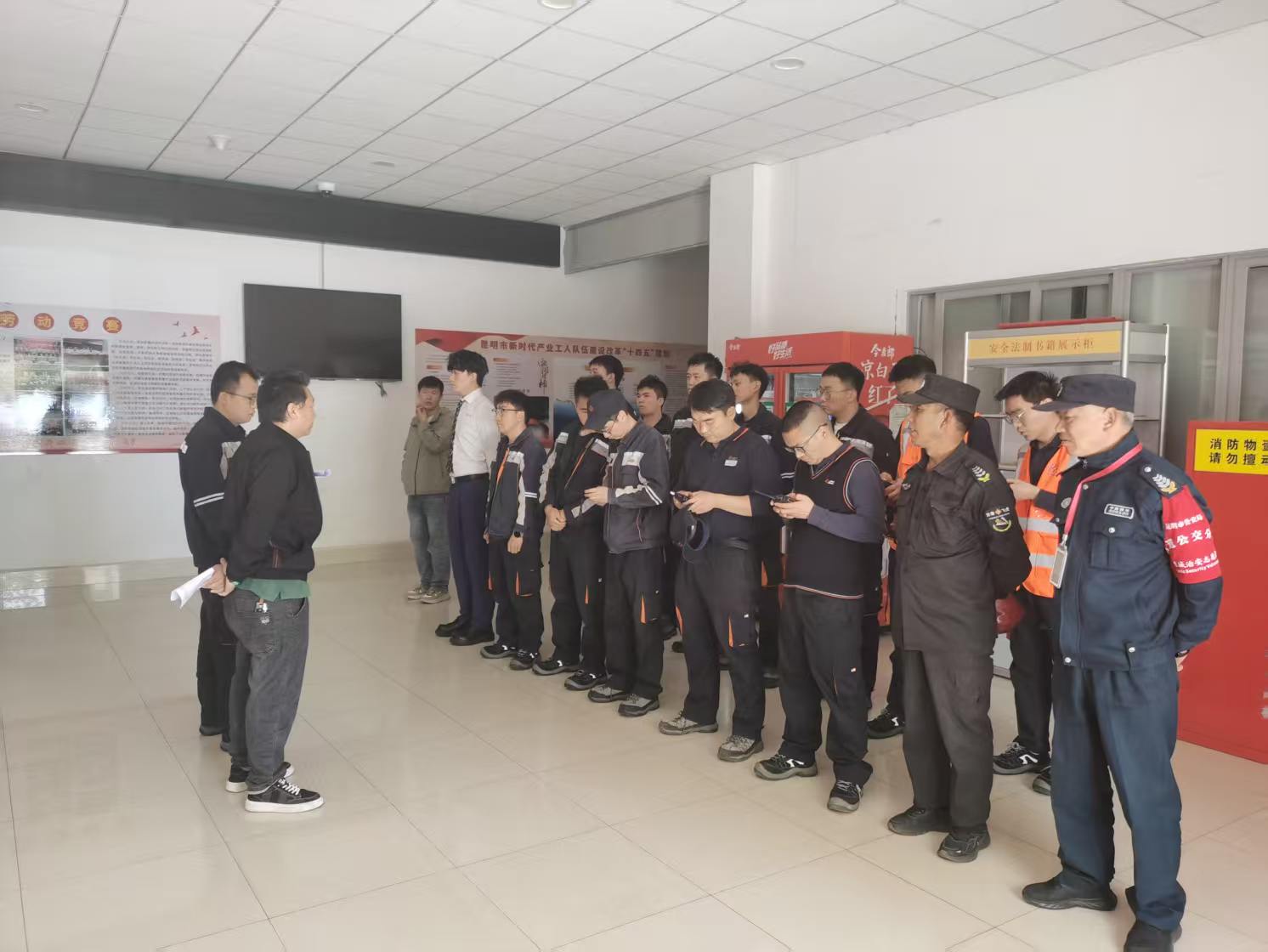 服务涵盖昆明无人机培训、昆明保安服务、昆明物业服务、昆明宠物医疗美容、昆明职业技能培训服务、昆明广告策划、昆明安防监控。