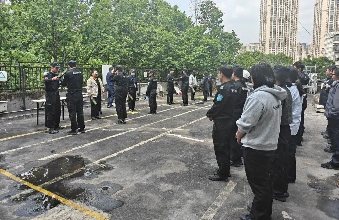服务涵盖昆明无人机培训、昆明保安服务、昆明物业服务、昆明宠物医疗美容、昆明职业技能培训服务、昆明广告策划、昆明安防监控。