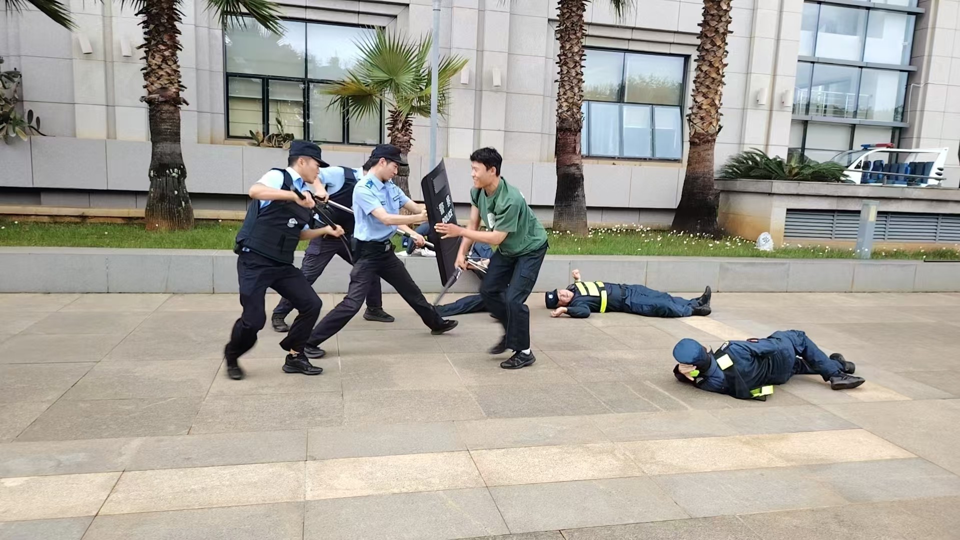 服务涵盖昆明无人机培训、昆明保安服务、昆明物业服务、昆明宠物医疗美容、昆明职业技能培训服务、昆明广告策划、昆明安防监控。